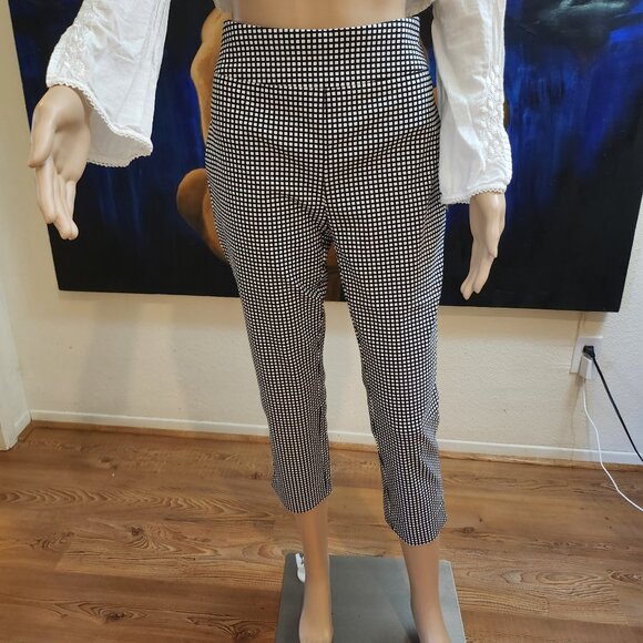 NWT - Chico's So Slimming Size 0 (medium) crop pants black and white pattern - Picture 1 of 13